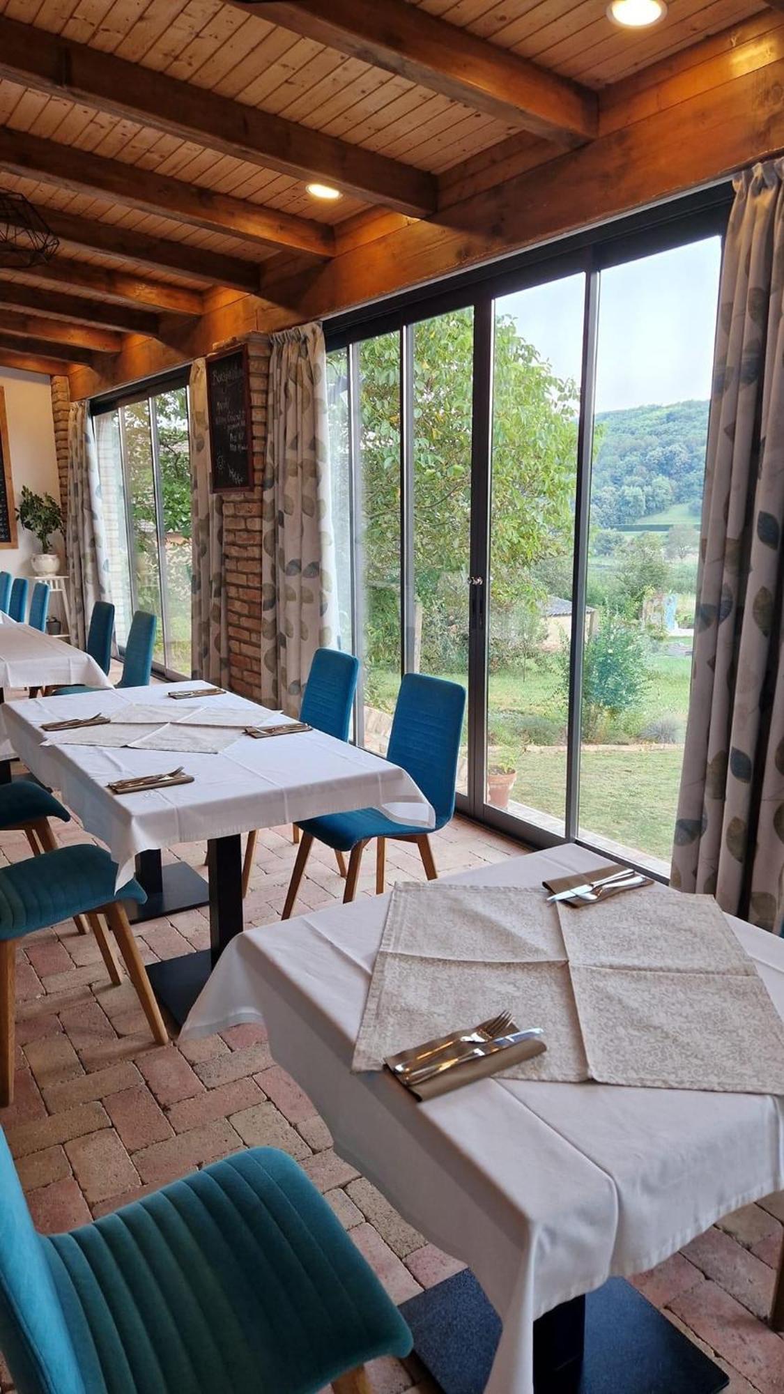 Apartment Vaj Bisztro Es Vendeghaz