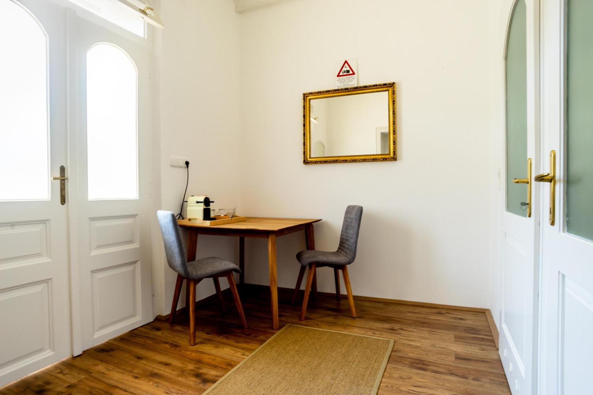 Apartment Vaj Bisztro Es Vendeghaz